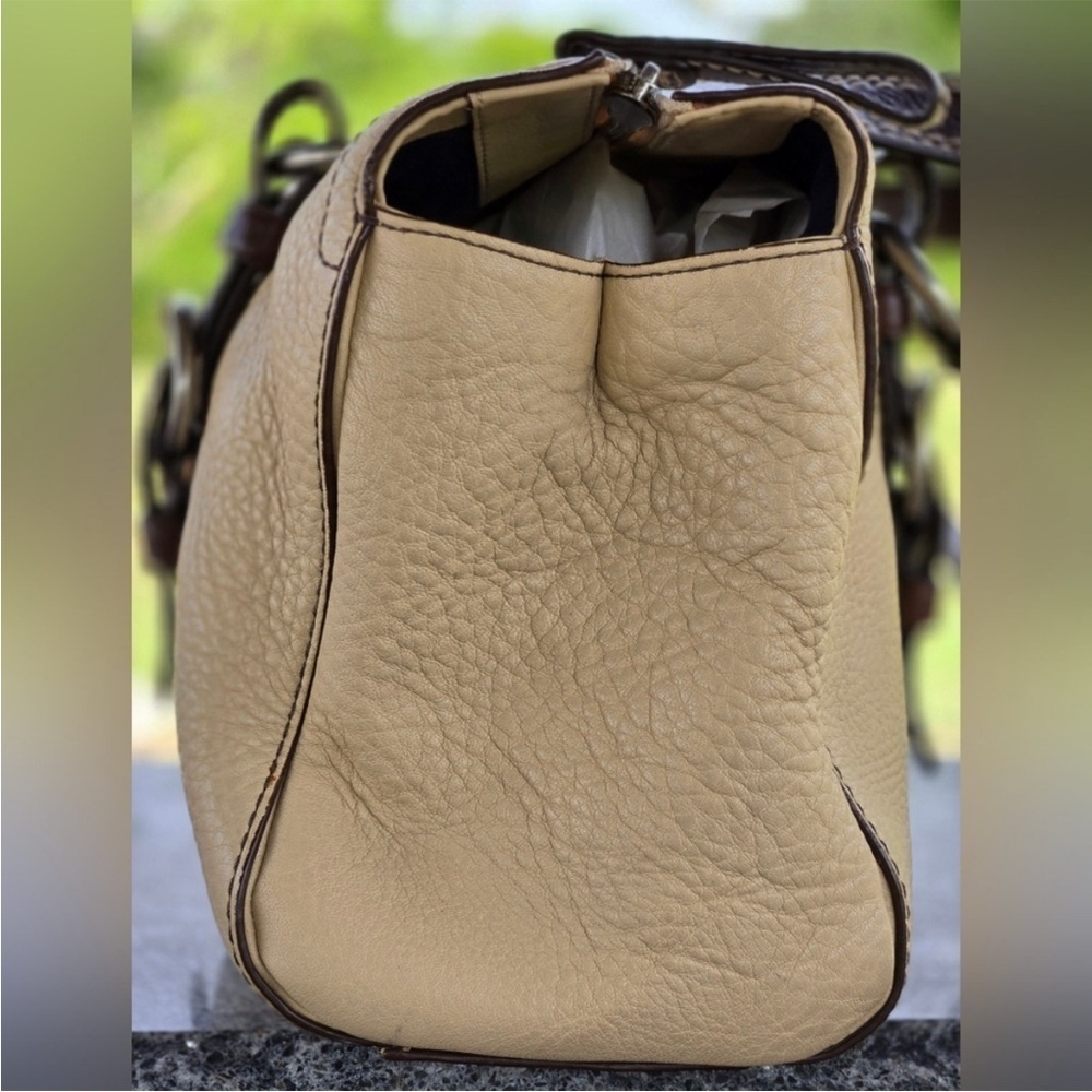 Coach Chelsea Beige Pebbled Leather Zipper Closure Shoulder Bag - Picture 4 of 15